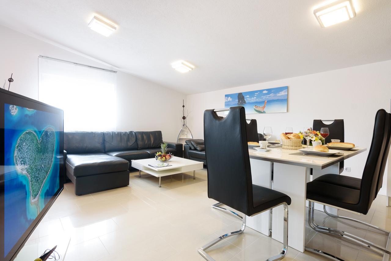 Studio Apartment Maslina กอร์นยิ คาริน ภายนอก รูปภาพ