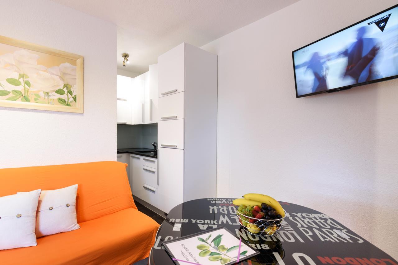 Studio Apartment Maslina กอร์นยิ คาริน ภายนอก รูปภาพ