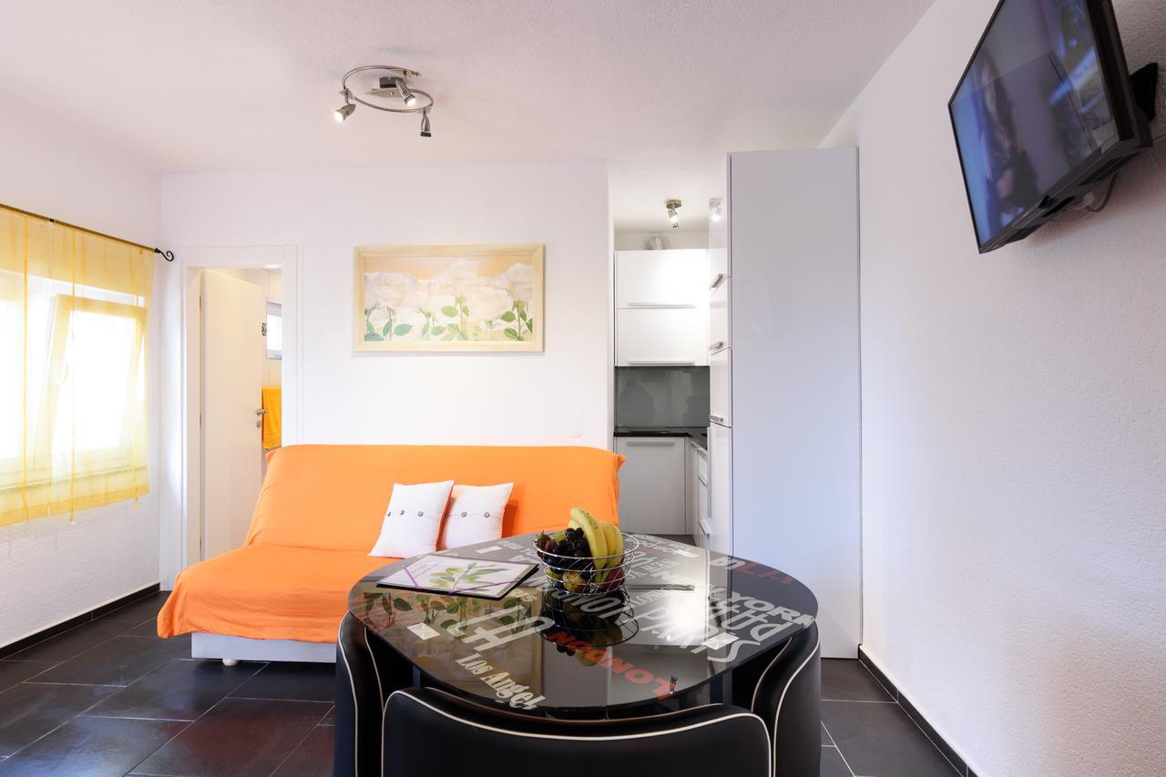 Studio Apartment Maslina กอร์นยิ คาริน ภายนอก รูปภาพ